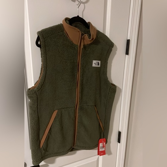 North face vest - Picture 1 of 1